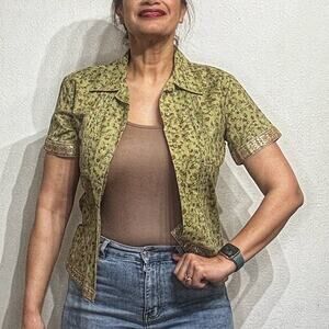 Sugar Green Floral Short Sleeve Gold Trim Button Down Sz M